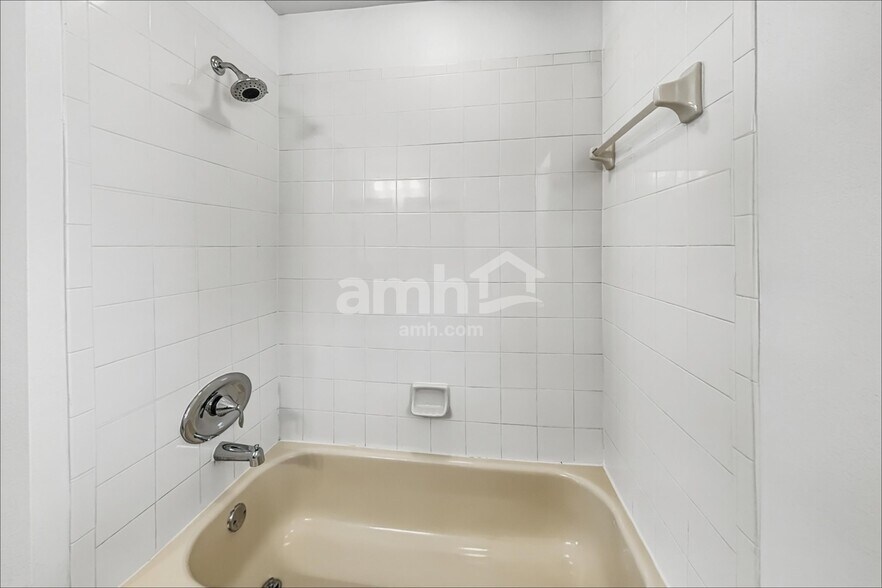 Building Photo - 14231 Gnatcatcher Terrace