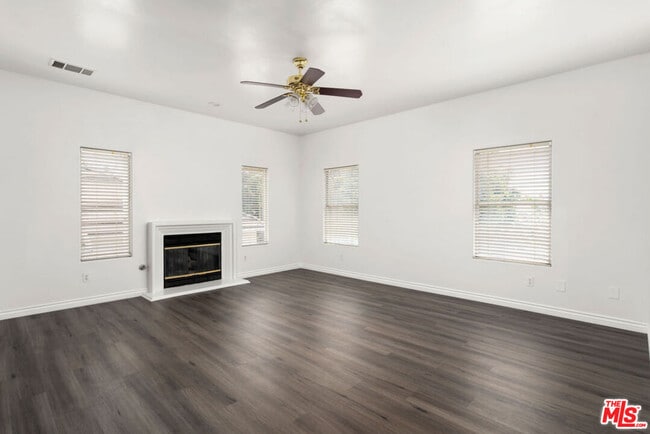 Building Photo - 10711 4 Bears Dr