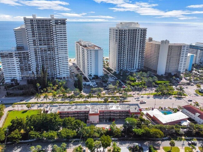 Building Photo - 4143 N Ocean Blvd