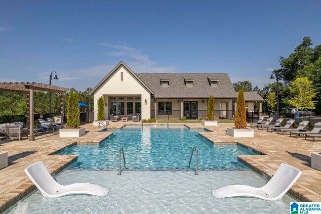 Primary Photo - 4000 Skyline Rdg Rd