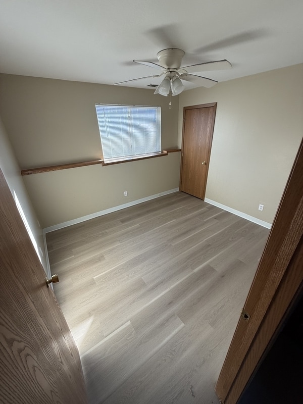 Building Photo - 215 Jewel Dr