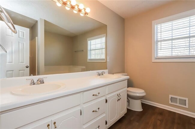 Building Photo - 516 Owens Springs Ln
