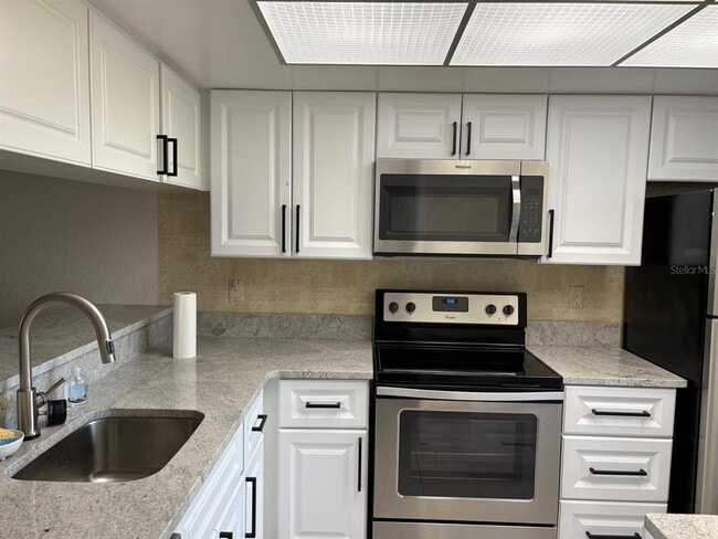 Building Photo - 121 Island Way