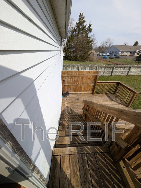 Building Photo - 719 Peachtree Pl