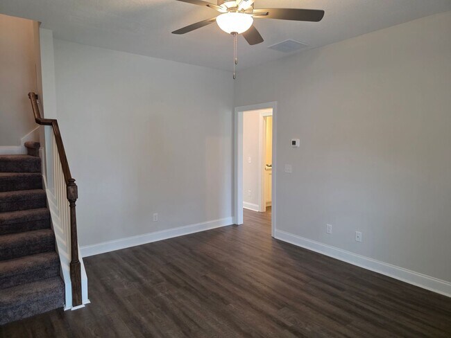 Building Photo - 57 Oakmont Dr