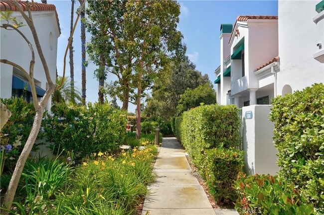Building Photo - 7401 Seabluff Dr