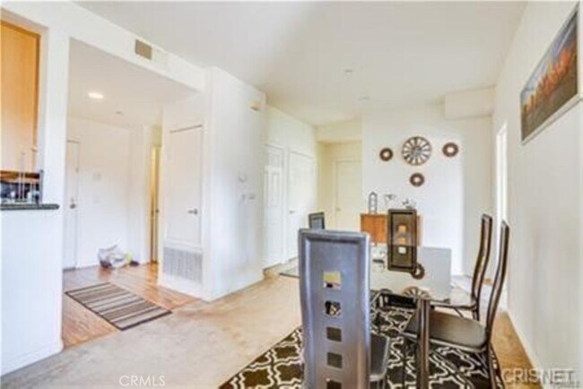 Building Photo - 9610 Zelzah Ave
