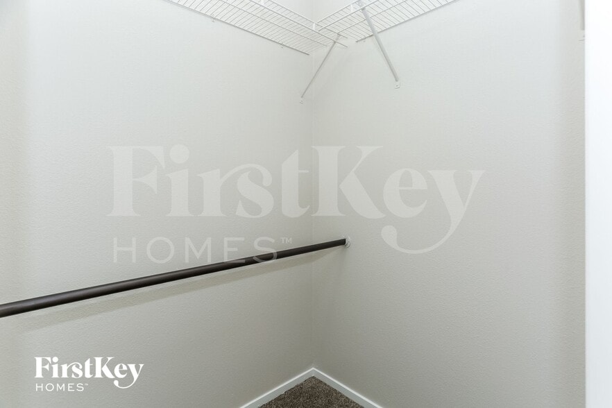 Building Photo - 9037 Meisenheimer Ave