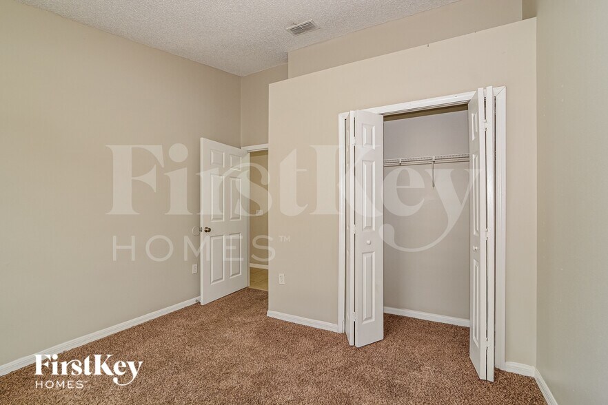 Building Photo - 6551 Viewpoint Ct