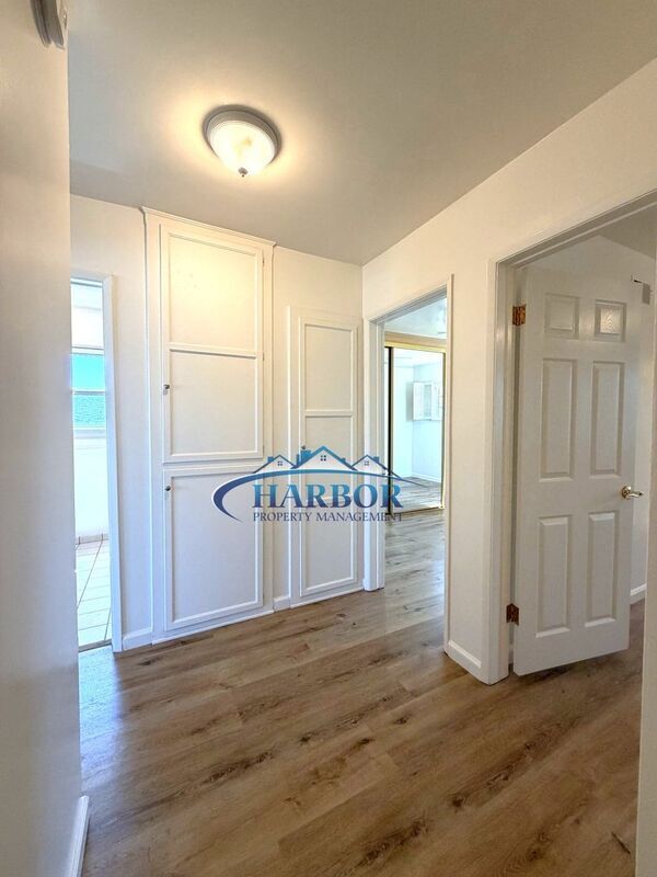 Building Photo - 2028 Elberon Ave