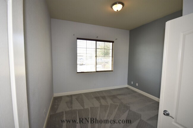 Building Photo - 204 Dodd Pl