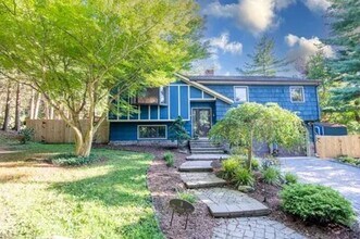 Building Photo - 8 Snug Harbor Dr