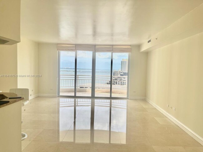 Building Photo - 848 Brickell Key Dr