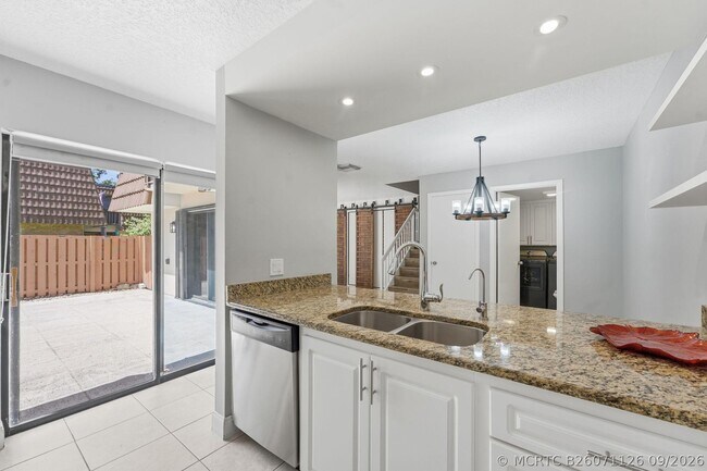 Building Photo - 236 Charter Way