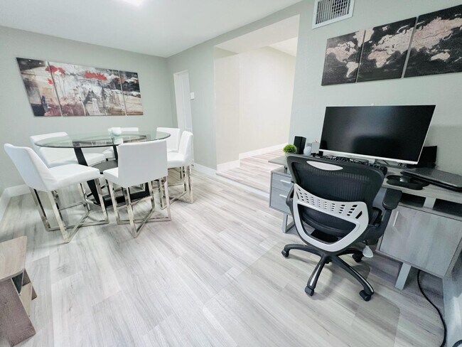 Building Photo - 210 NW 126th St