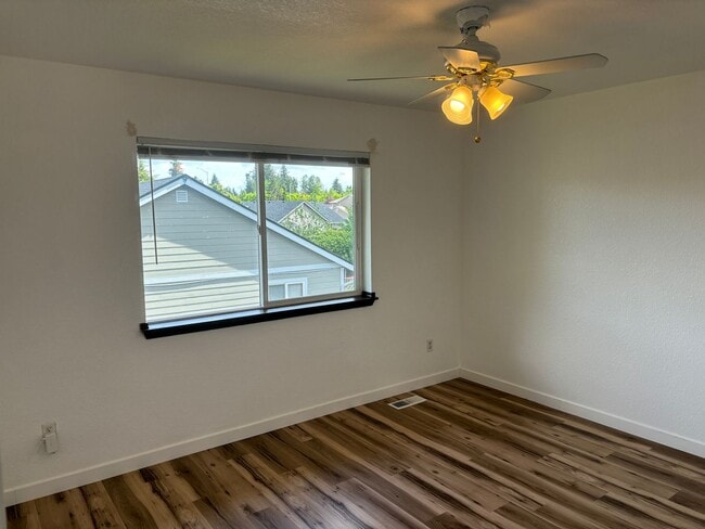 Building Photo - Beautiful 3 Bedroom Lacey House for Rent!