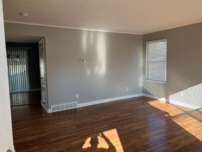 Building Photo - Beautiful Single-Family Home for Rent in Springville!