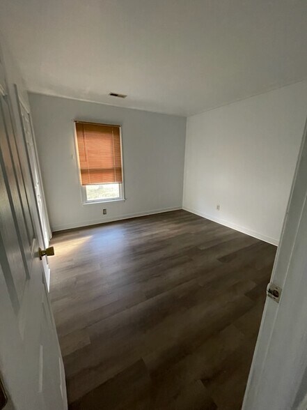 Building Photo - 1426 Maryland Ave