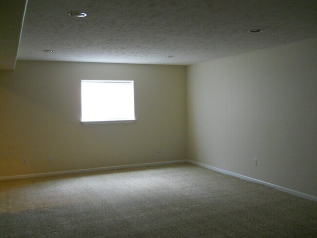 Building Photo - 16807/16805 N. Mayfair