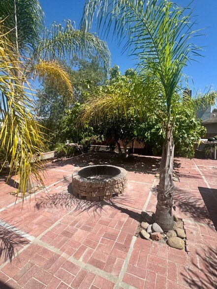 Building Photo - 5027 Campanile Dr