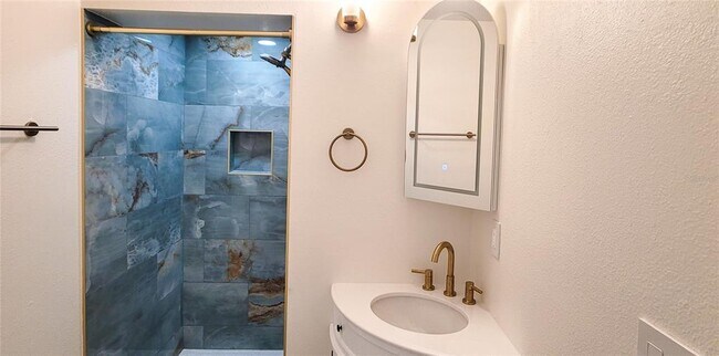 Building Photo - 4018 29th Ave W