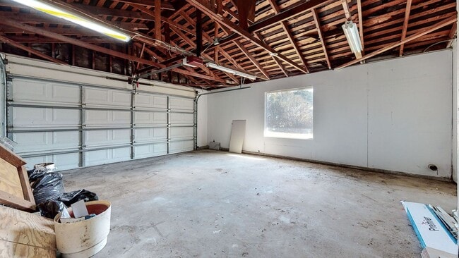 Building Photo - AVAILABLE NOW! RANCHO CUCAMONGA UPDATED Family Home 4+2