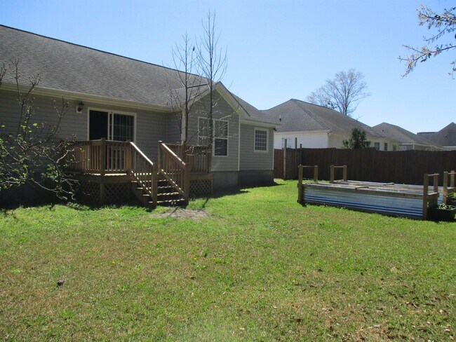 Building Photo - 2808 Blue Bell Ln