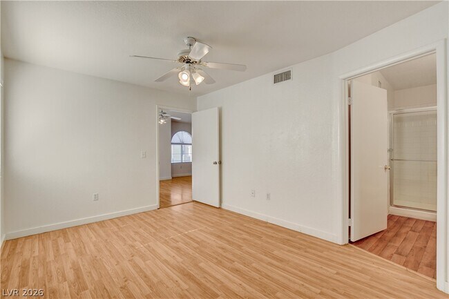 Building Photo - 7950 W Flamingo Rd