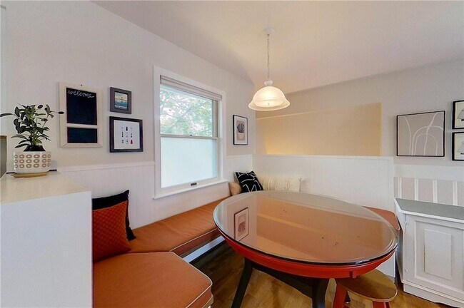 Building Photo - 364 Bellevue Ave