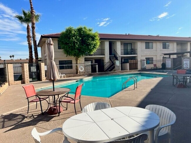 Building Photo - 1 Br Condo on lower level! Gated community