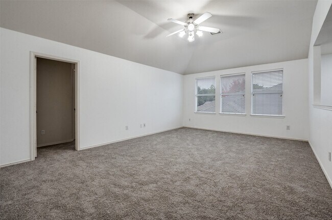 Building Photo - 5904 Mariposa Dr