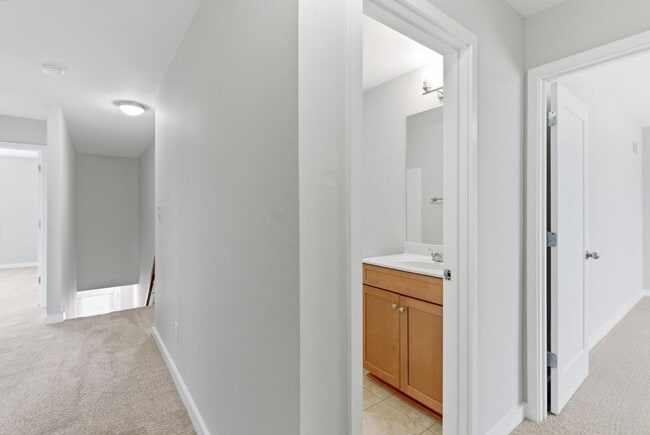 Building Photo - 1168 Autumn Ridge Dr