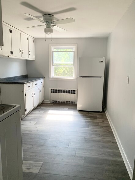 kitchen - 61 Engelke Ave