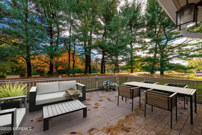 Building Photo - 9 Ambrose Ln