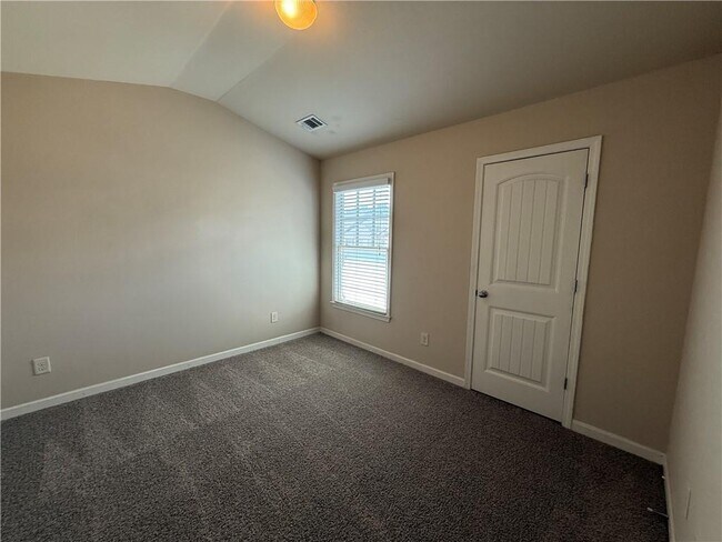 Building Photo - 1045 Township Cir