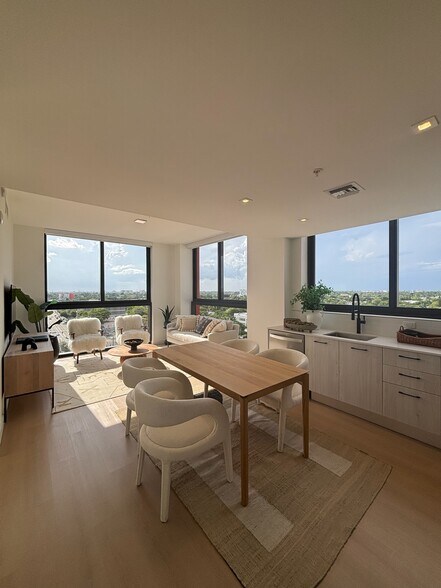 Building Photo - 237 NW 31st St