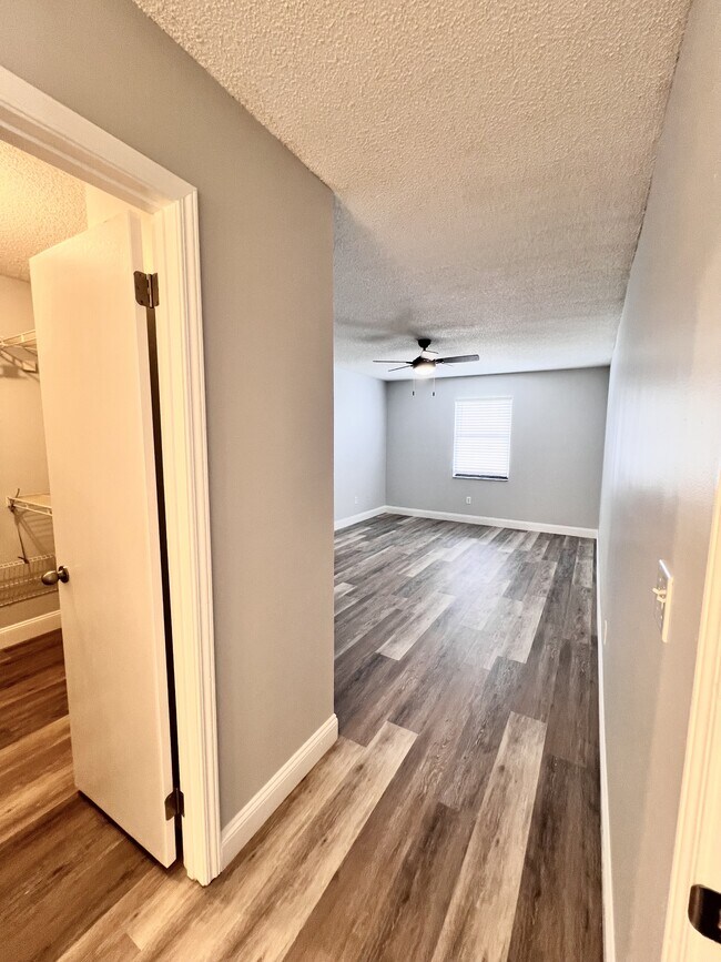 Building Photo - 11446 Skimmer Ct