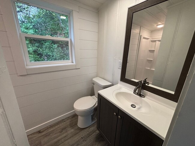 Building Photo - 109 W 14th St