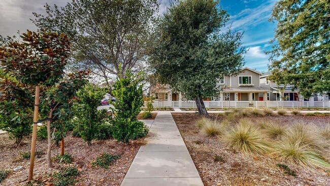 Building Photo - 2782 Sassy St