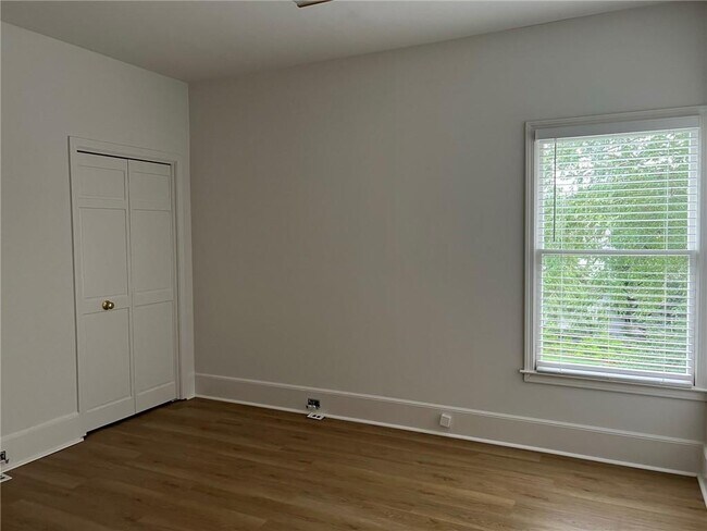 Building Photo - 4608 Chattahoochee Crossing SE