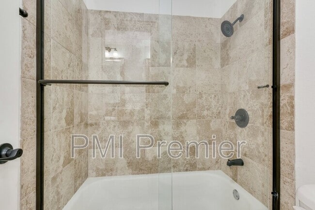 Building Photo - 14077 Brookridge Dr