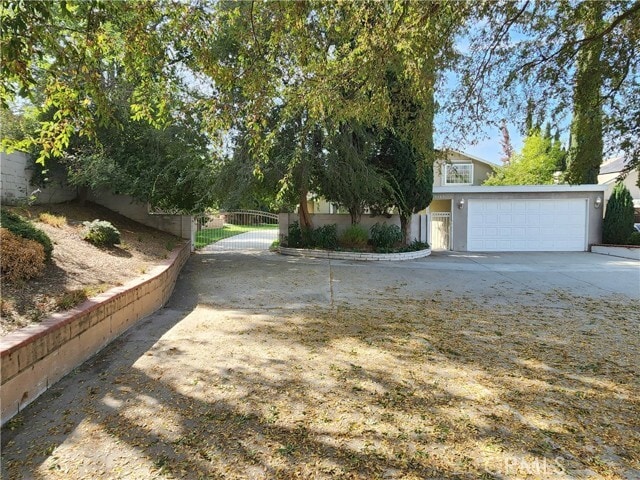 Building Photo - 5165 Pearblossom Dr