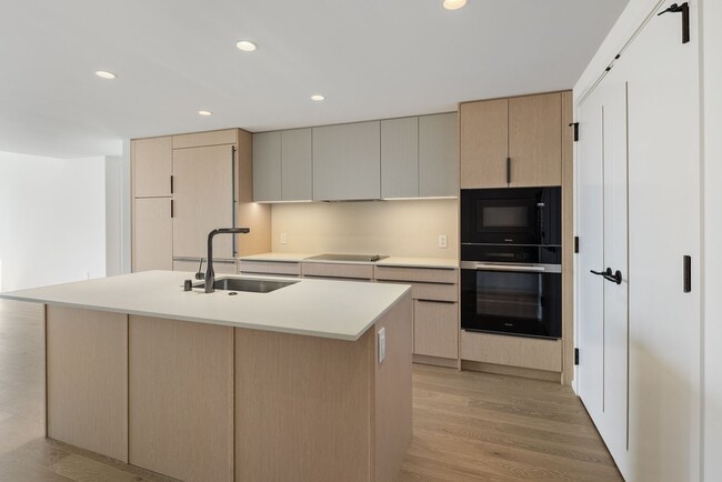 Building Photo - 333 Ward Ave