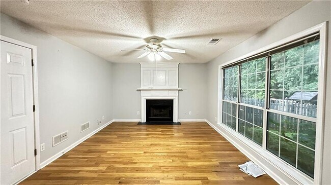 Building Photo - 11900 Carriage Park Ln