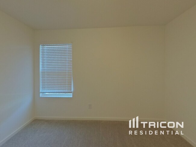 Building Photo - 10744 Cowhide Ln
