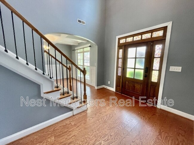 Building Photo - 4033 Hunting Path Dr
