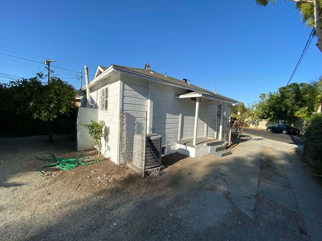 Building Photo - 2215-2217 1/2 S. Curson Avenue