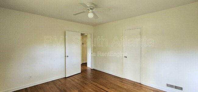 Building Photo - 804 Brookdale Dr SW