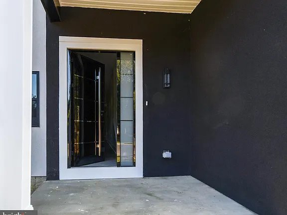 Building Photo - 1 Ayrwood Ln