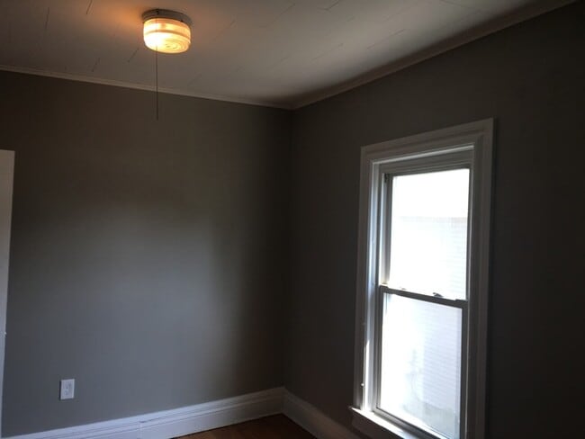 Building Photo - Gorgeous 5 bedroom 2 bath located on friendly neighborhood for rent!!!